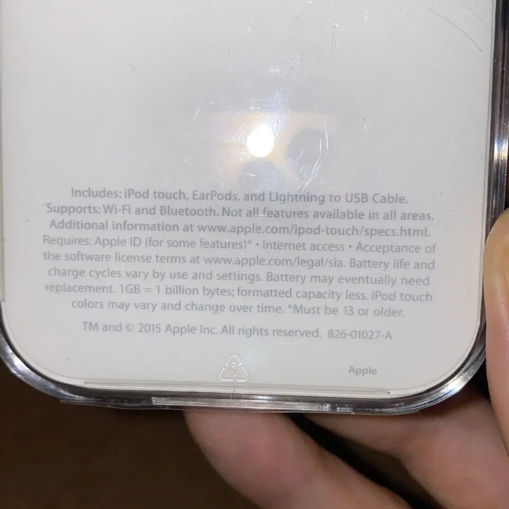 Apple Ipod Touch A1367 32GB Retail Case